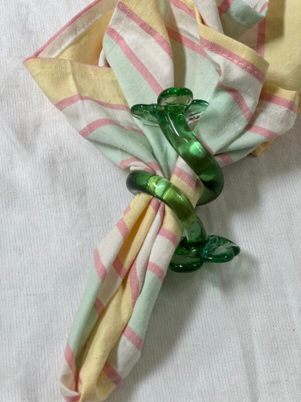 Linen Holder - Image 3